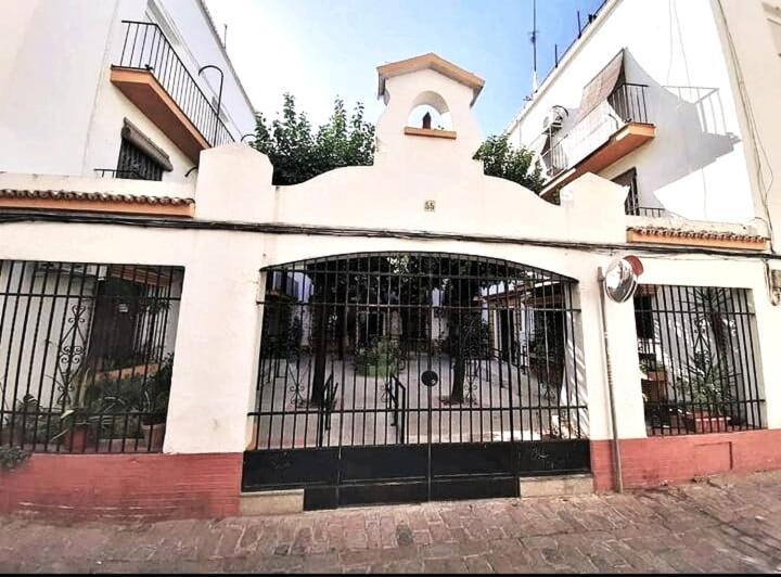 Roberta'S Guest House Sevilla Exteriör bild